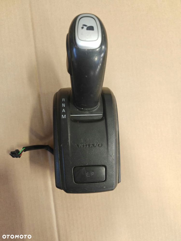 MANETKA / DRĄŻEK / JOYSTICK / DZWIGNIA ZMIANY BIEGÓW VOLVO FH4 22583048 - 1