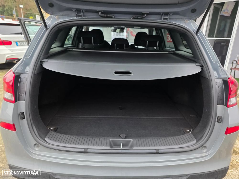 Hyundai i30 SW 1.6 CRDi N-Line - 9