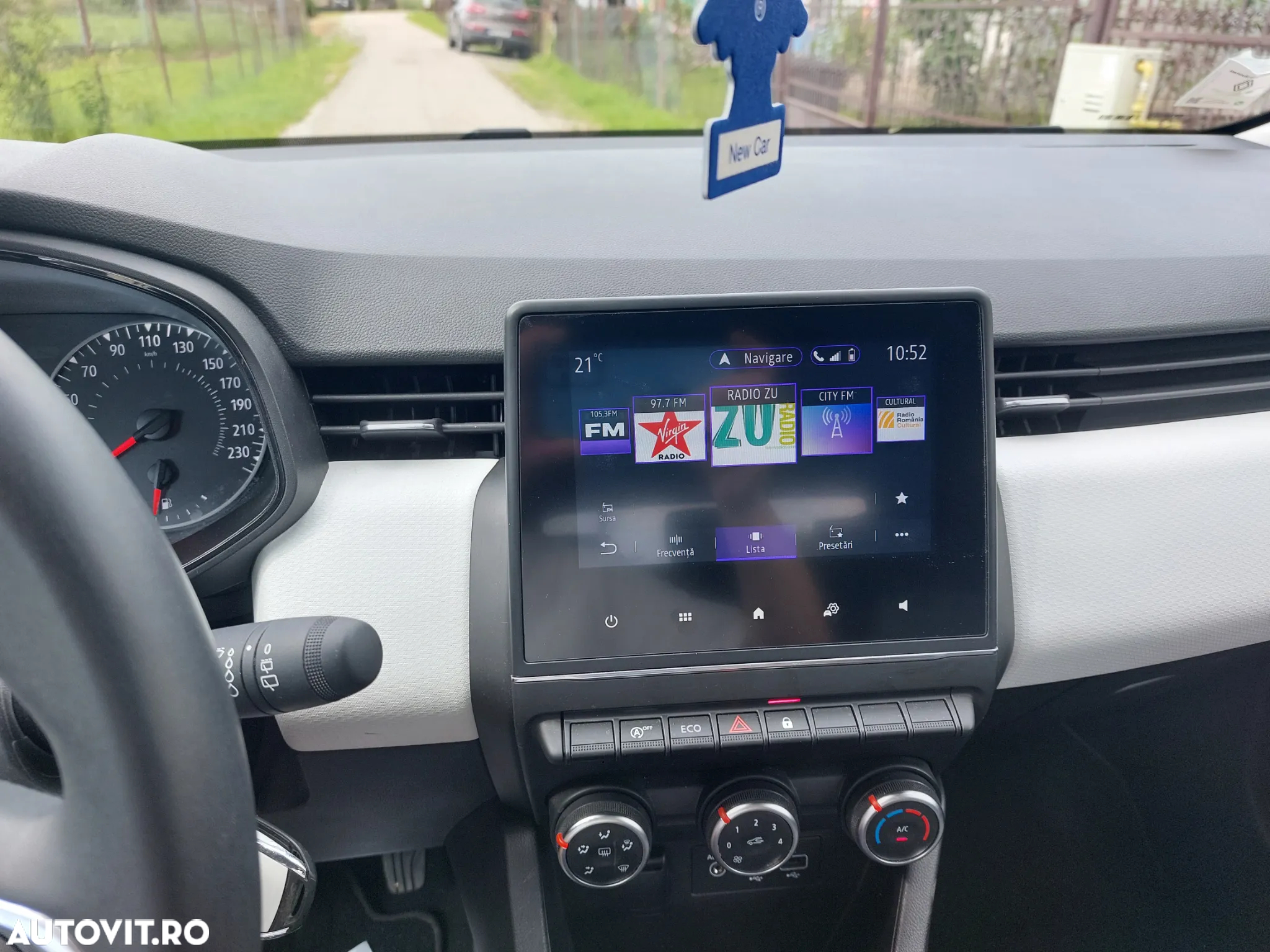 Renault Clio TCe 90 CVT TECHNO - 24