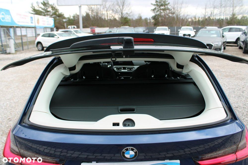 BMW Seria 3 - 16