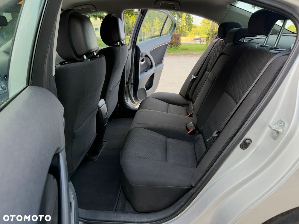 Toyota Avensis 1.8 Sol plus NAVI MS - 17