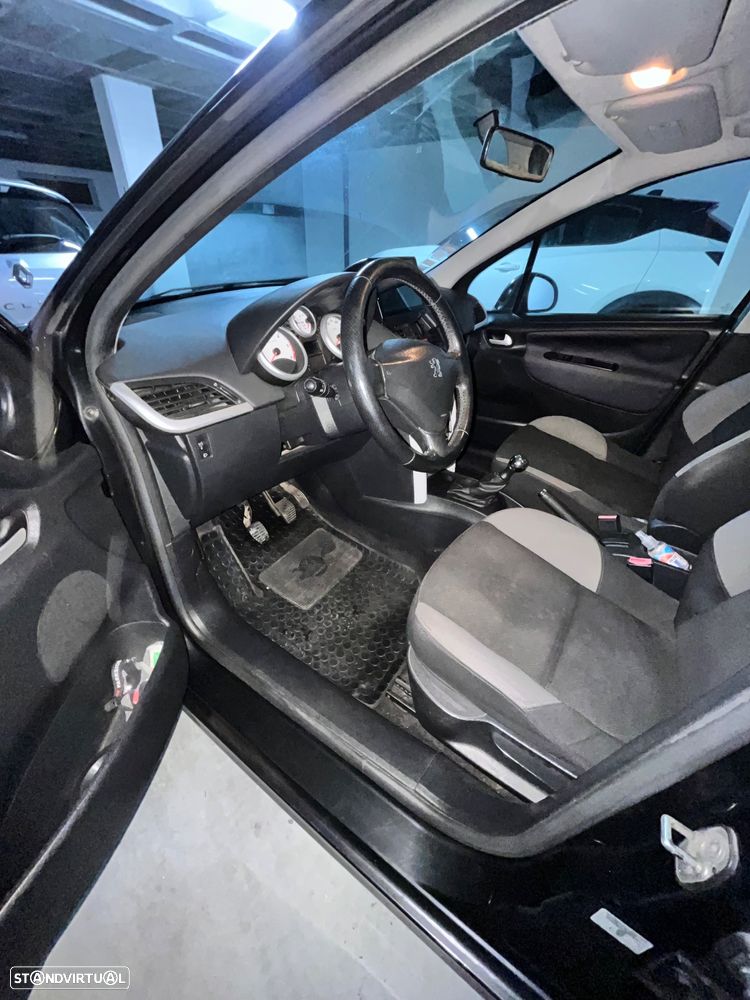 Peugeot 207 1.4 HDi Urban - 9