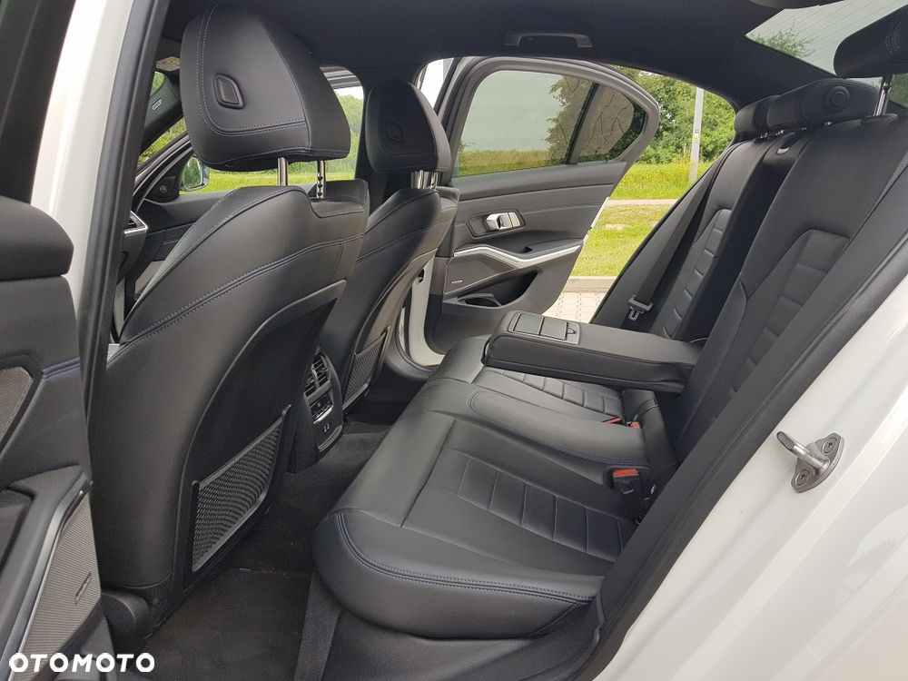 BMW Seria 3 - 24