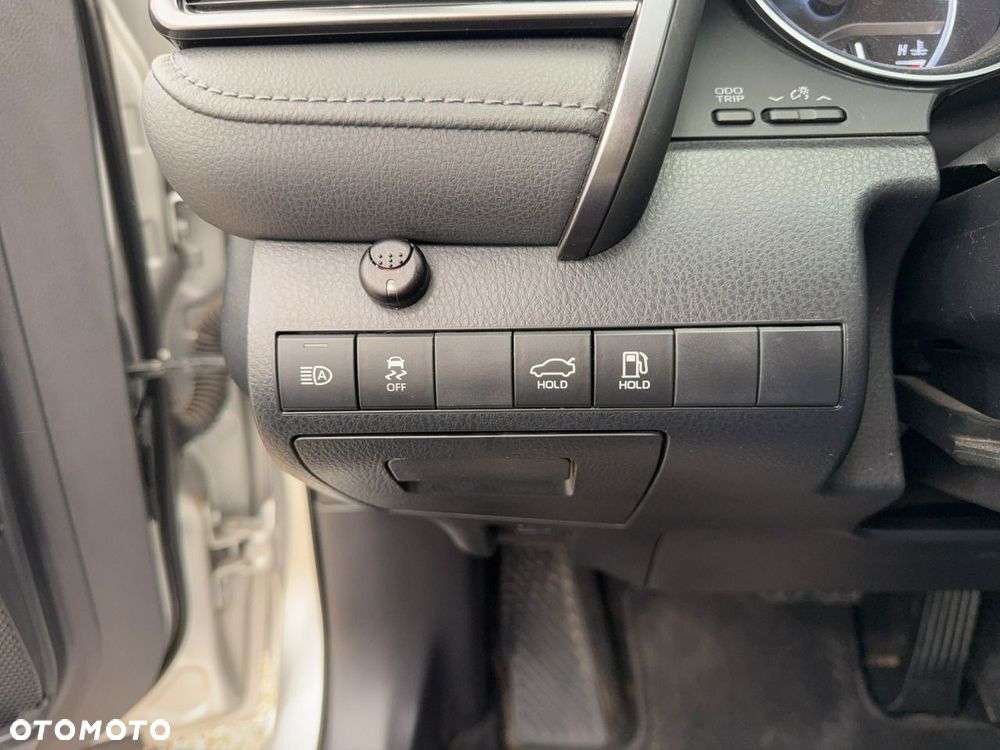 Toyota Camry - 26