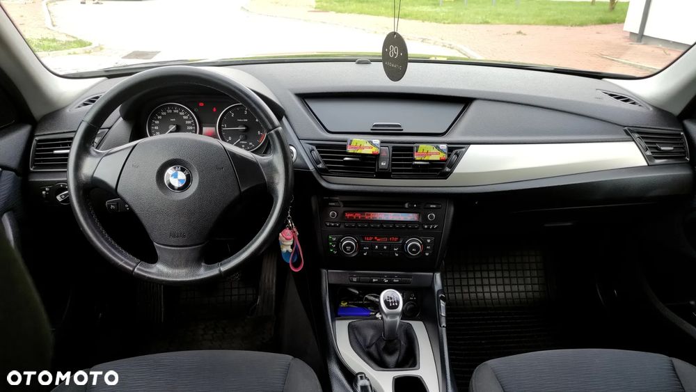 BMW X1 xDrive18d - 32
