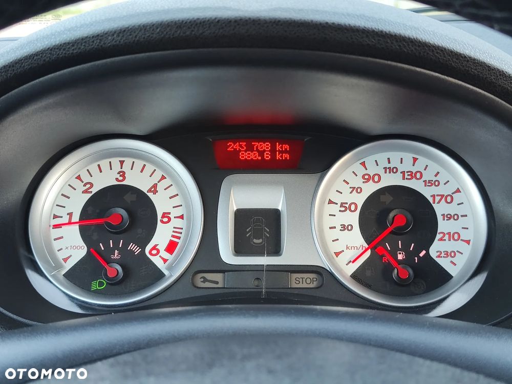 Renault Clio 1.5 dCi 105 FAP Gordini - 31