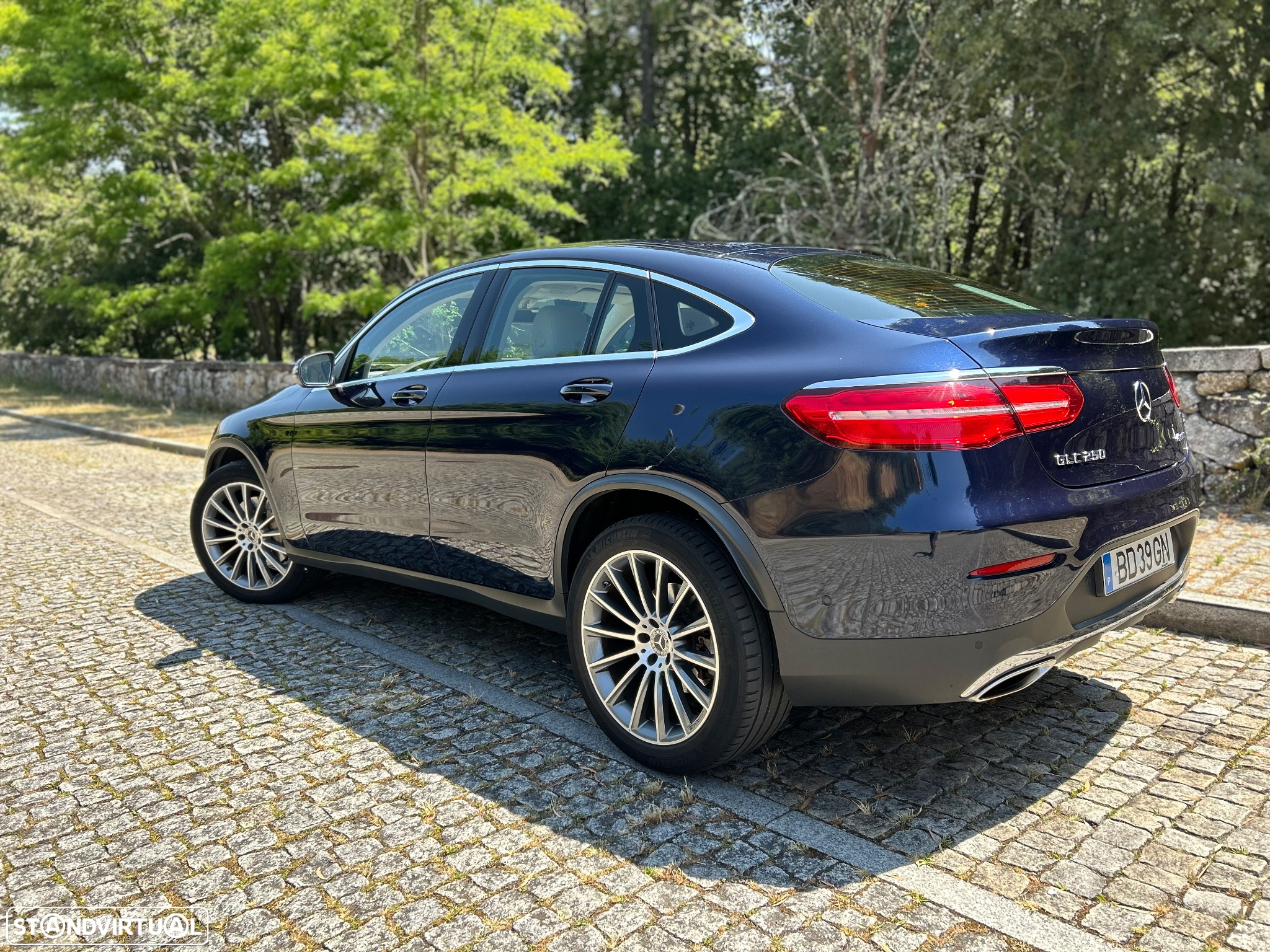 Mercedes-Benz GLC 250 Coupe 4Matic 9G-TRONIC AMG Line - 3
