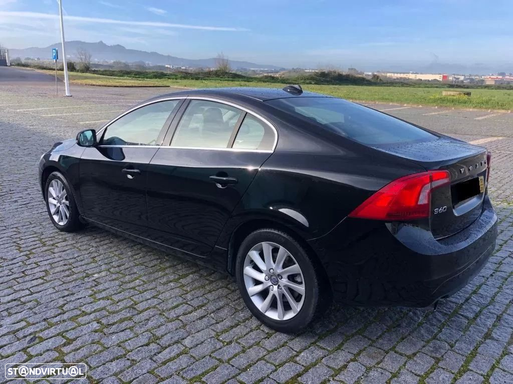 Volvo S60 2.0 D2 Kinetic Geartronic - 4