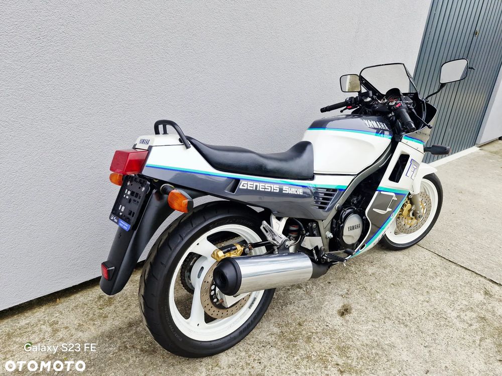 Yamaha FZ - 26