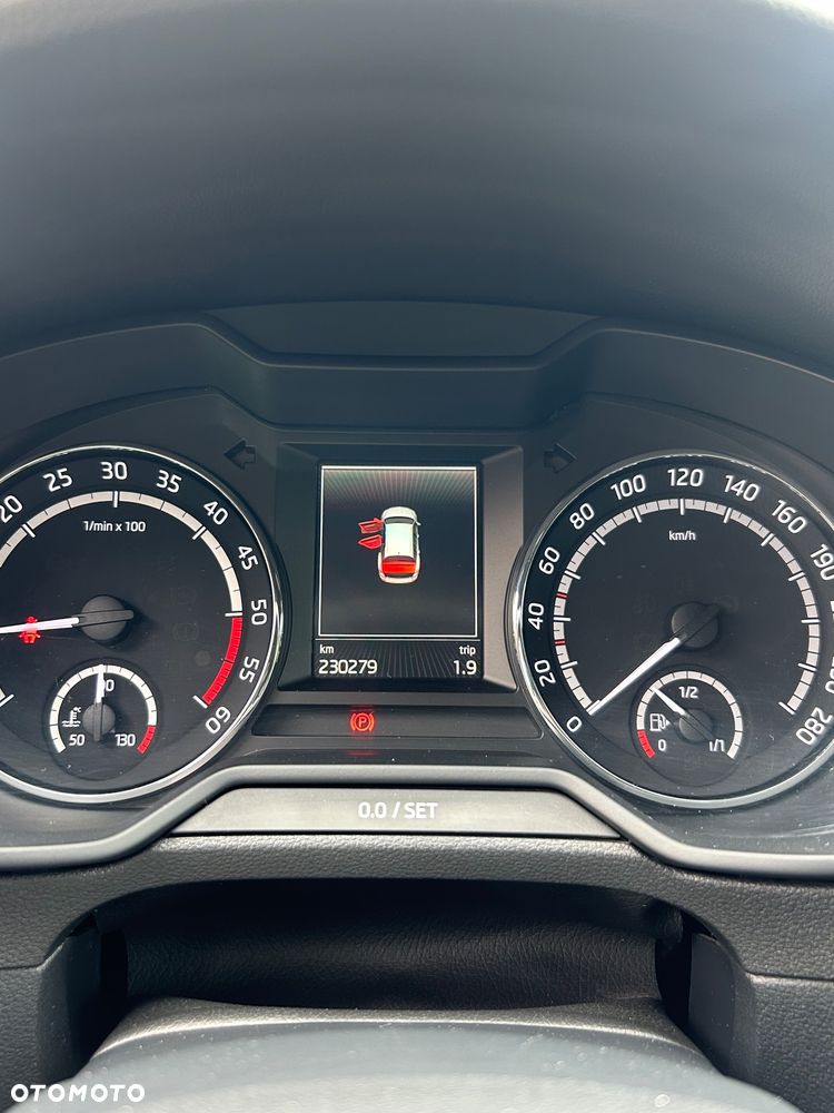 Skoda Octavia 2.0 TDI RS - 29