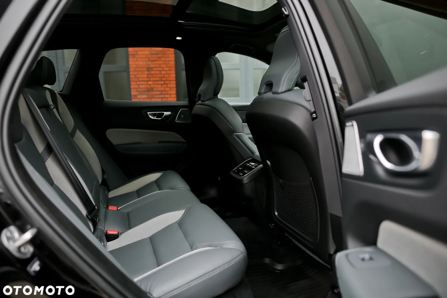 Volvo XC 60 B5 B AWD Geartronic RDesign - 30