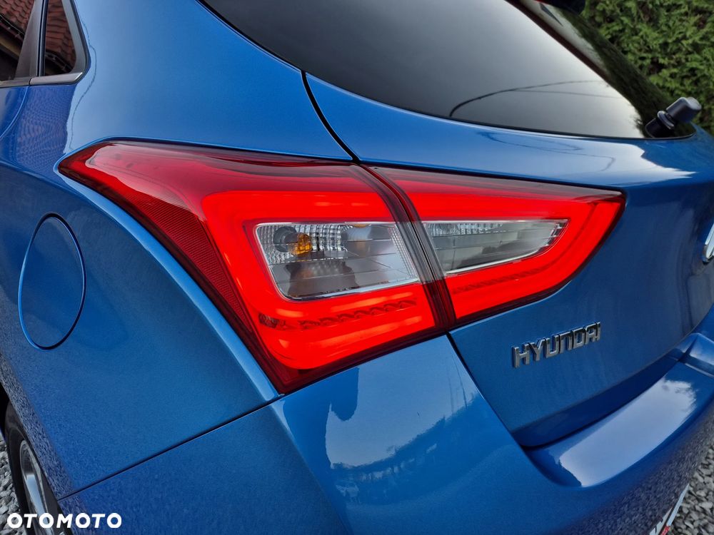 Hyundai i30 blue 1.4 Passion - 14