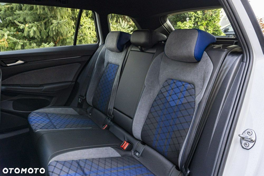 Volkswagen Golf - 29