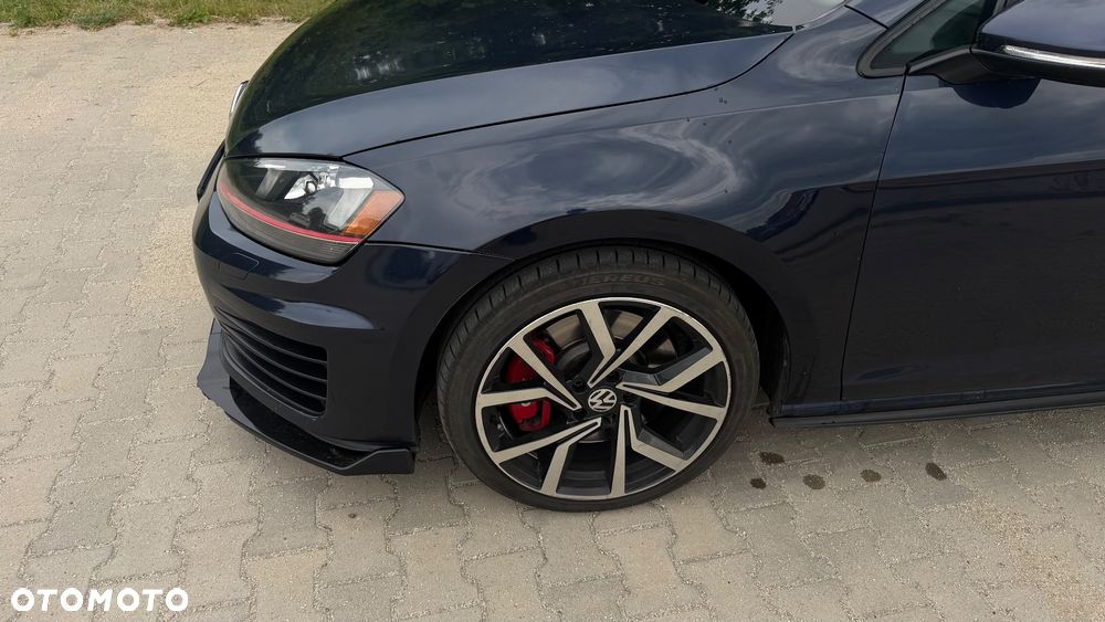 Volkswagen Golf - 9