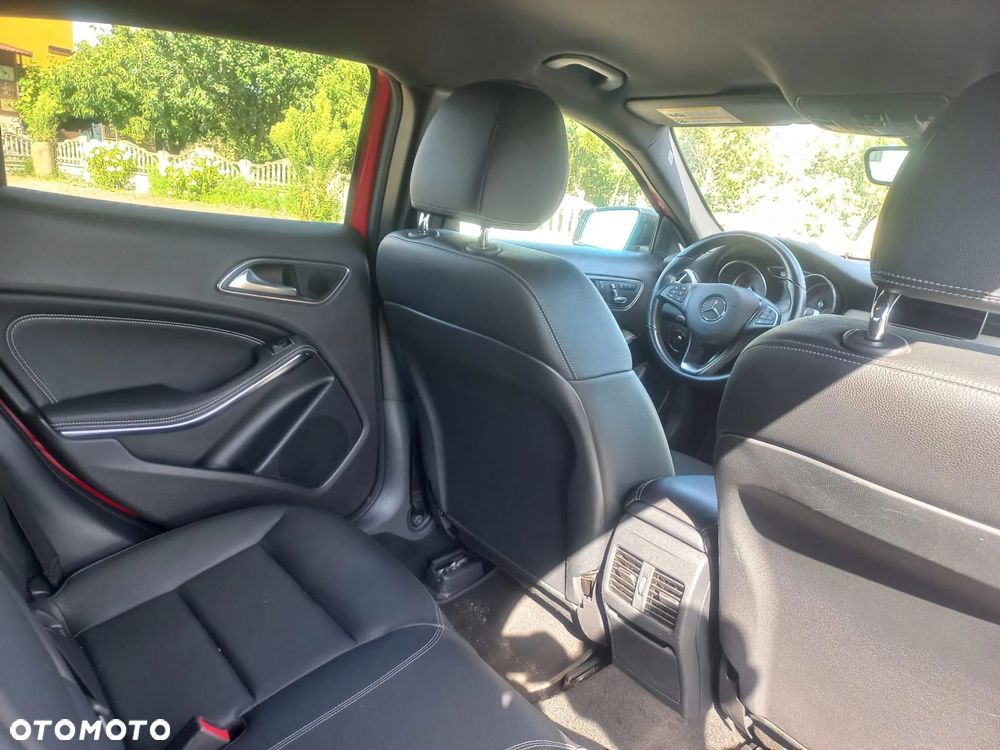 Mercedes-Benz GLA 250 4Matic 7G-DCT Style - 7