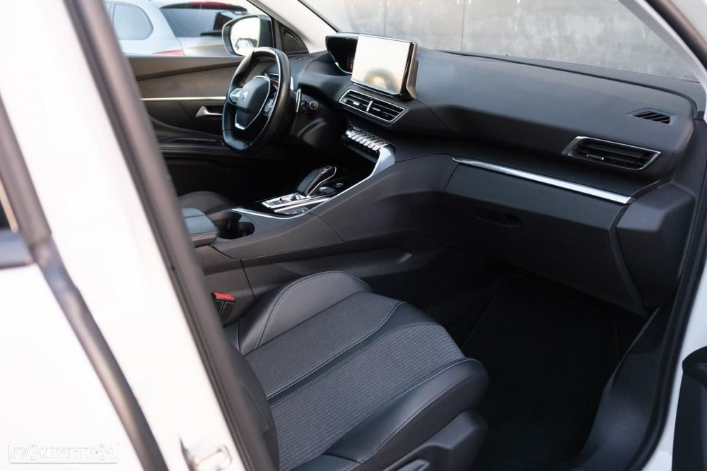 Peugeot 3008 225 e-EAT8 Allure - 21