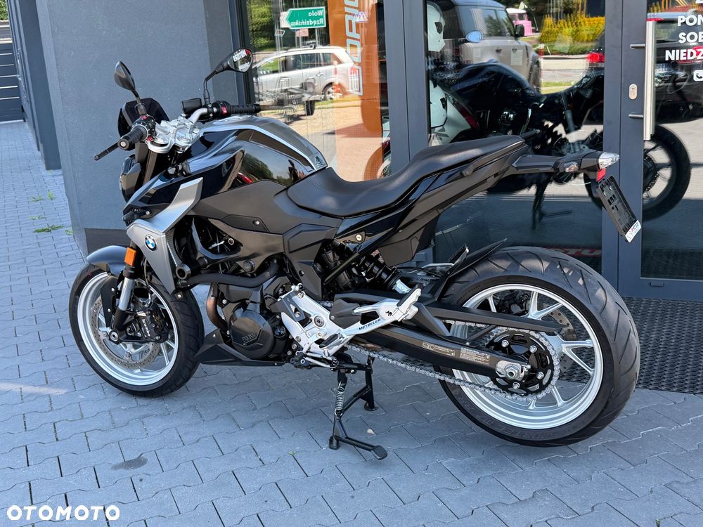 BMW F - 29