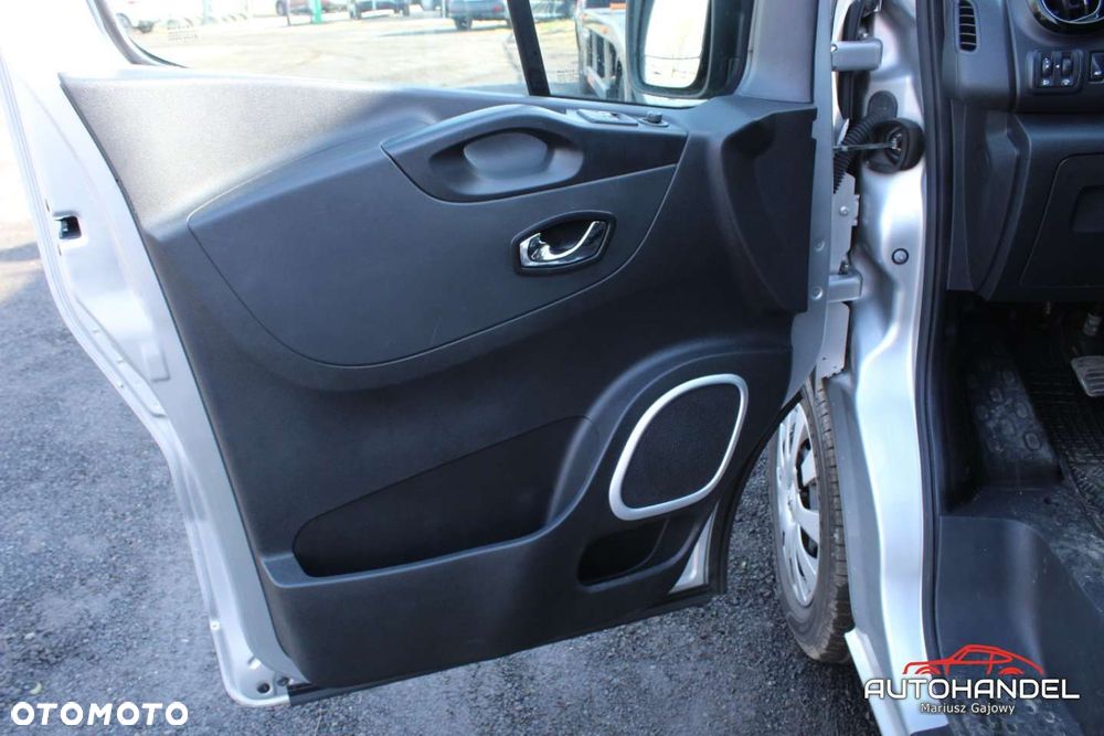 Opel Vivaro - 8