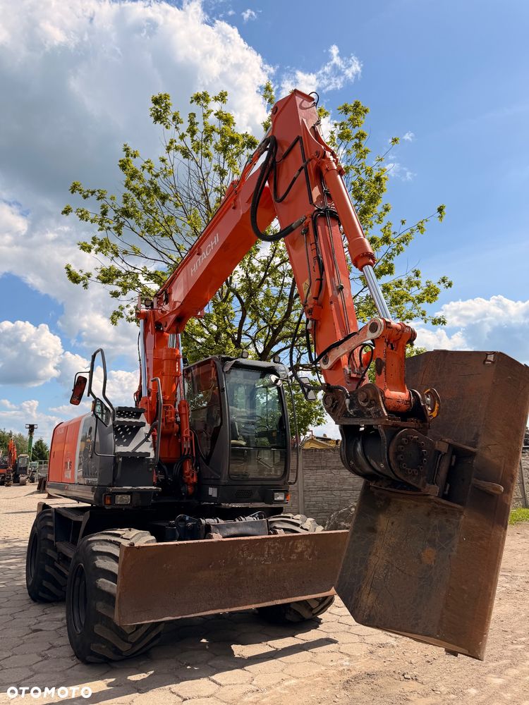 Hitachi ZW140 - 1