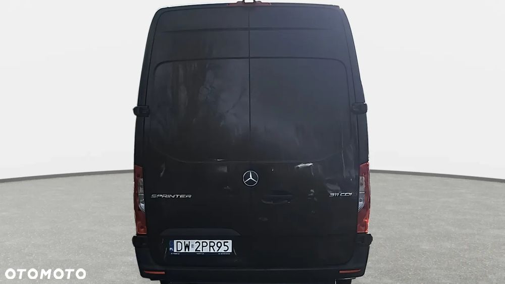Mercedes-Benz Sprinter - 9