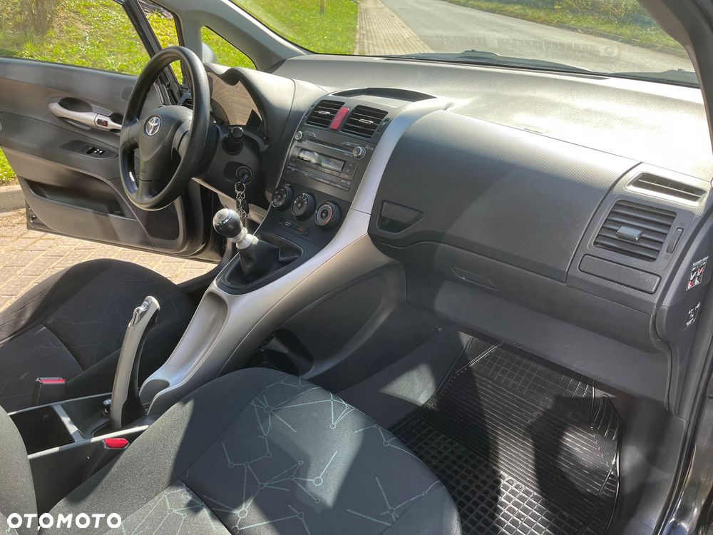 Toyota Auris 1.33 VVT-i - 15
