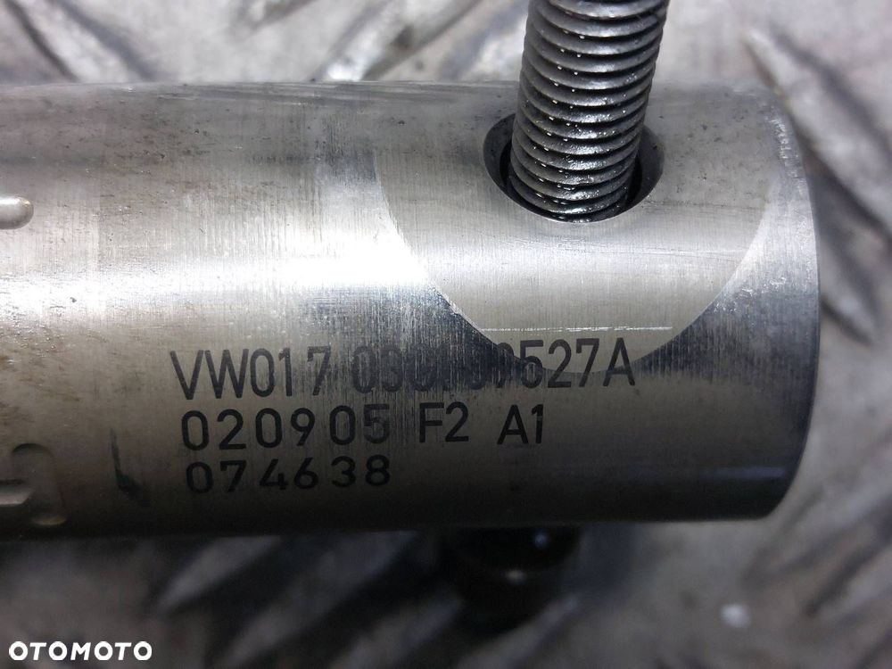 WAŁEK POMPOWTRYSKÓW VOLKSWAGEN PASSAT B6 2.0 TDI 03G109527A - 2