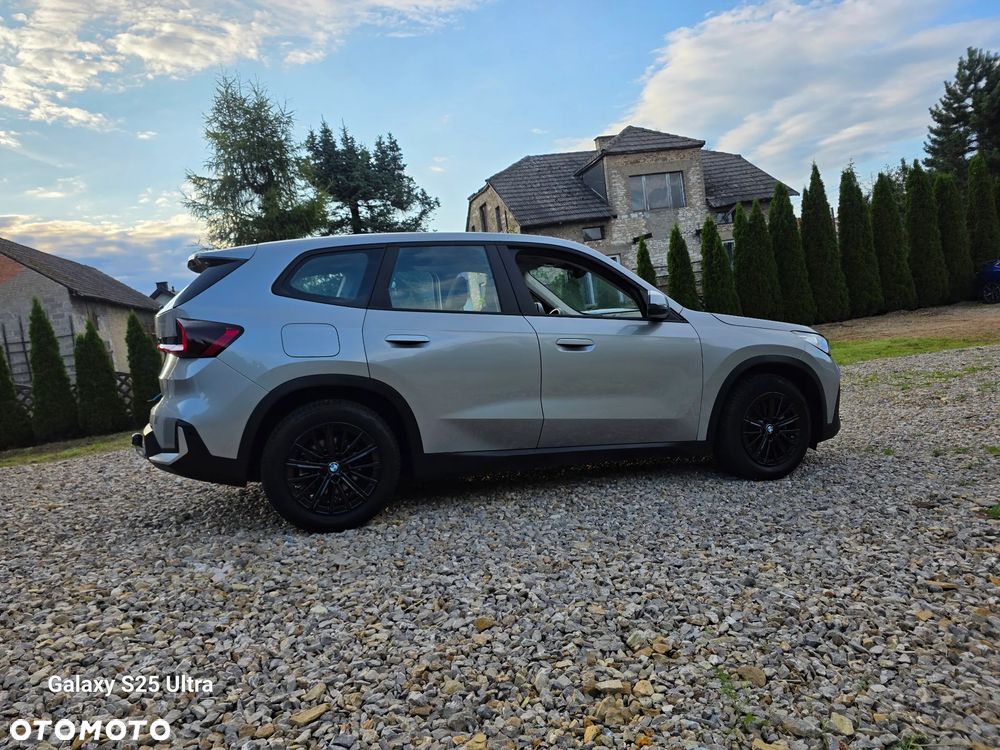 BMW iX1 eDrive20 - 21