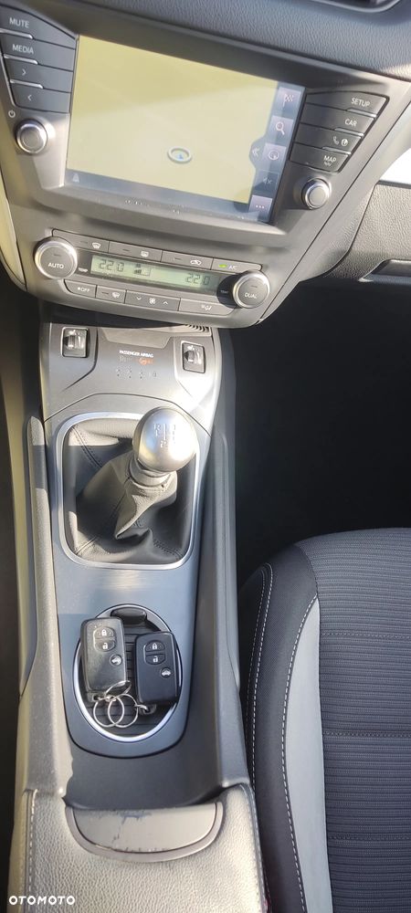 Toyota Avensis Touring Sports 1.8 Executive - 21