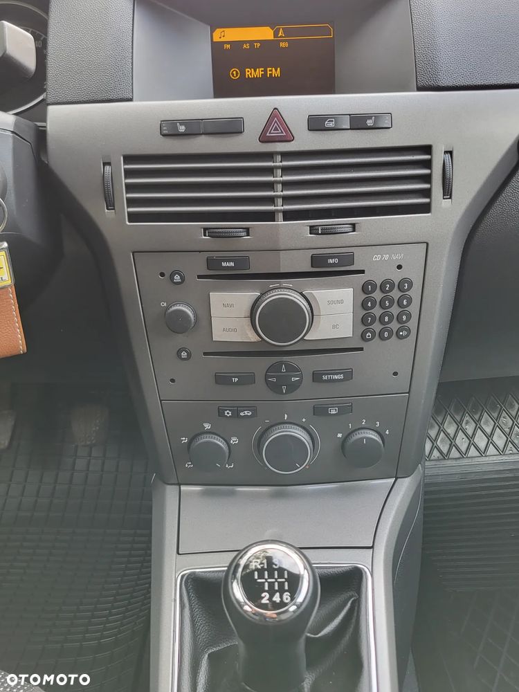 Opel Astra 1.9 CDTI DPF NAVI - 10