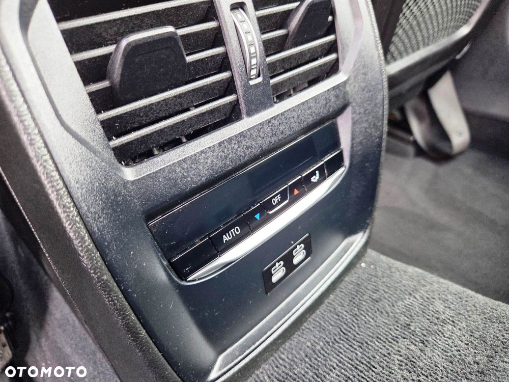 BMW Seria 3 320i GPF - 14