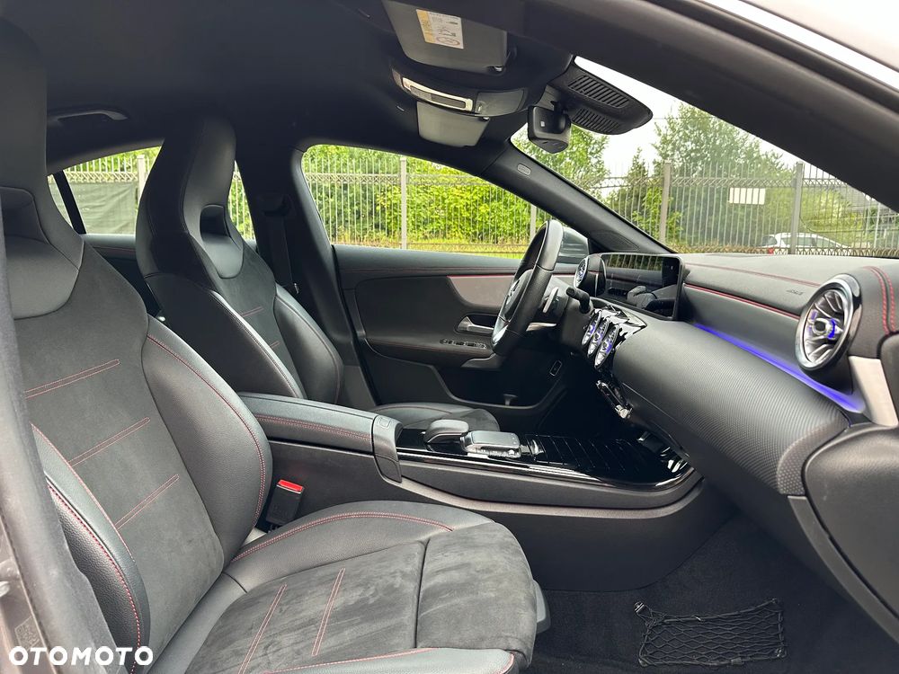 Mercedes-Benz CLA 200 AMG Line 7G-DCT - 36
