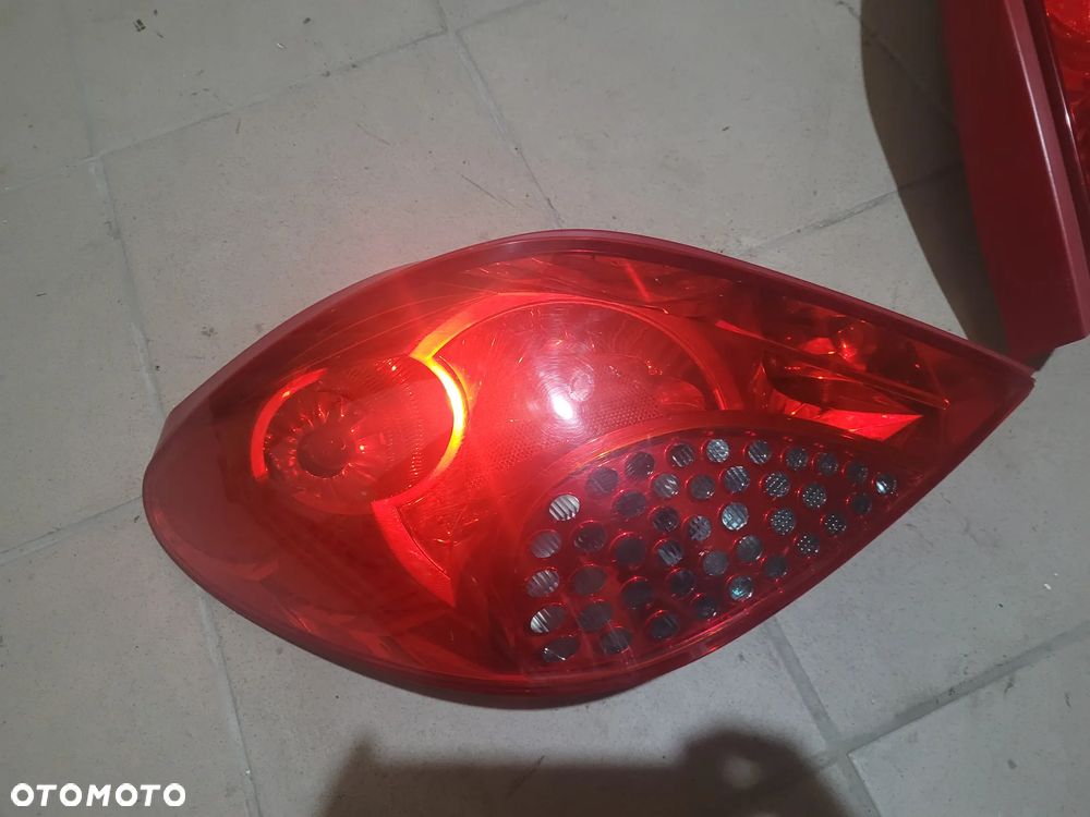 Peugeot 207 cc lampy P+ L tył - 3