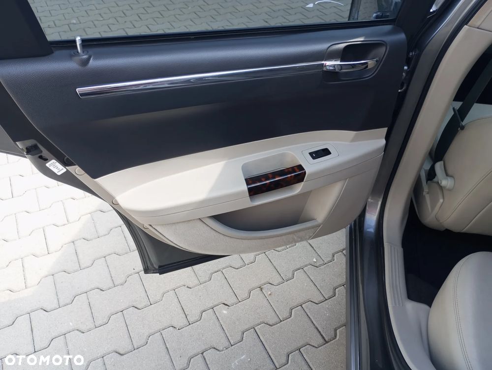 Chrysler 300C Touring 3.0 CRD DPF Automatik - 15