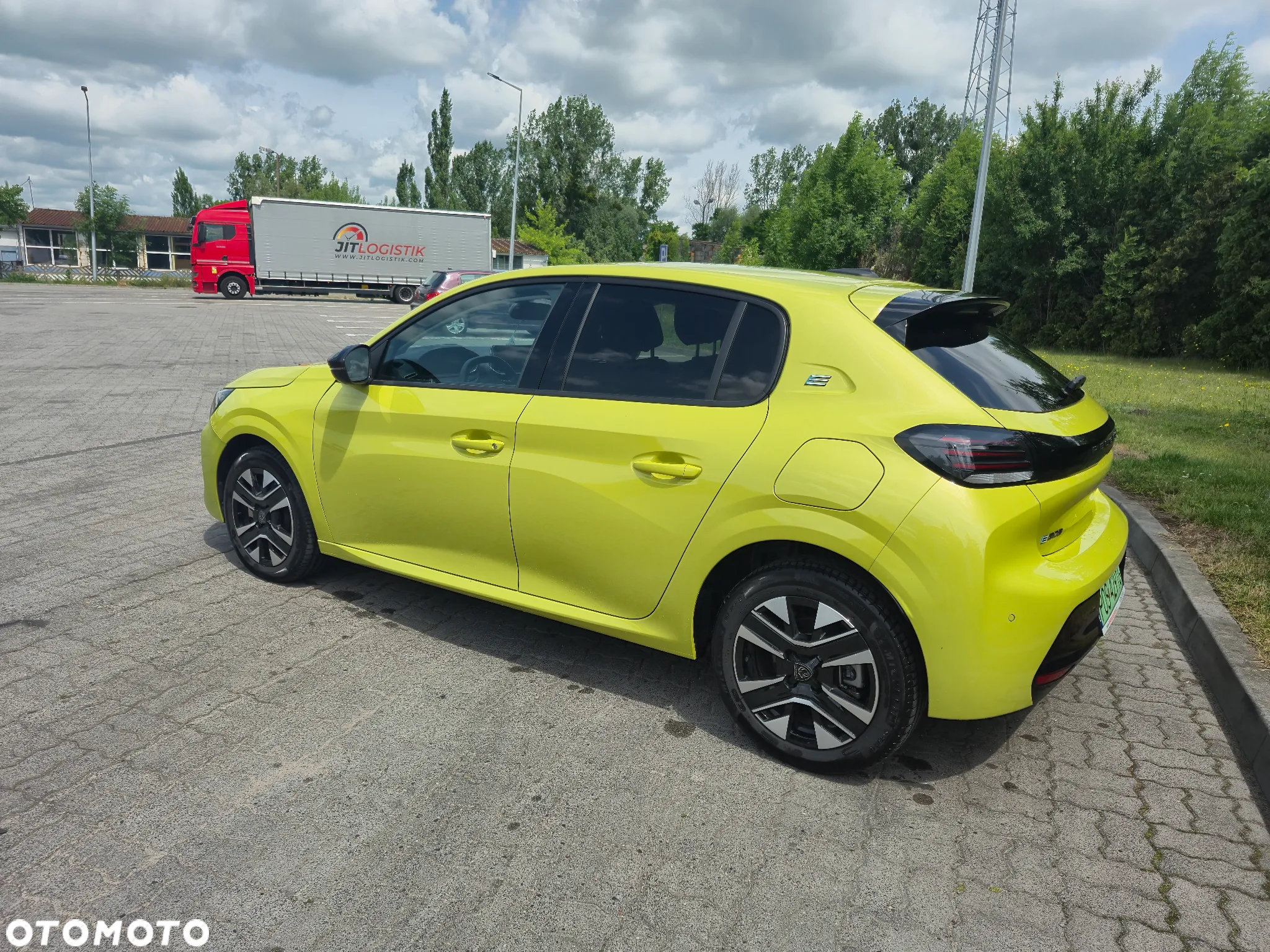 Peugeot 208 e-208 46.3kWh Allure - 12