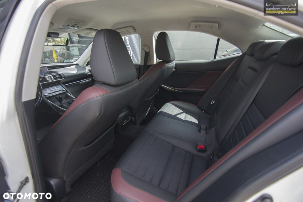 Lexus IS - 26