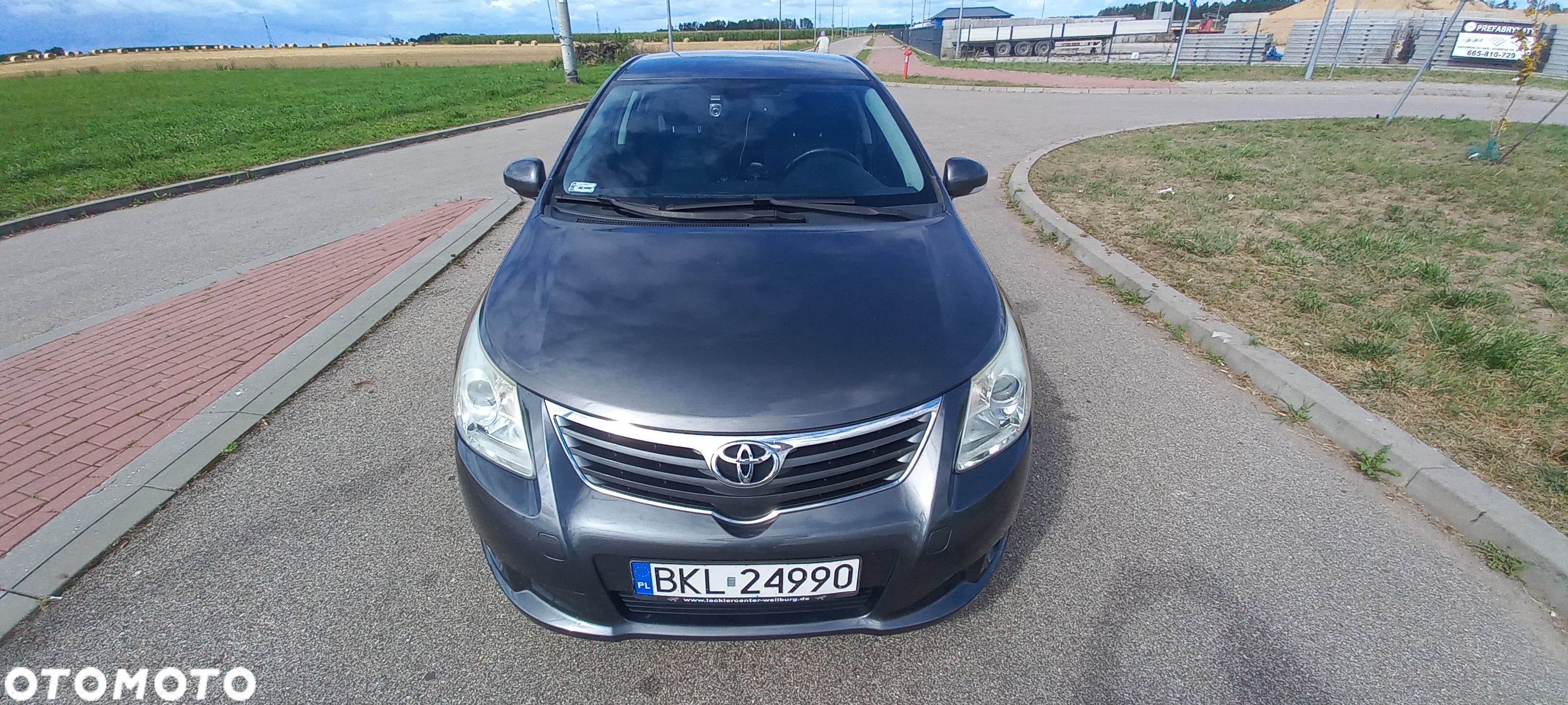 Toyota Avensis 1.8 Sol plus - 1