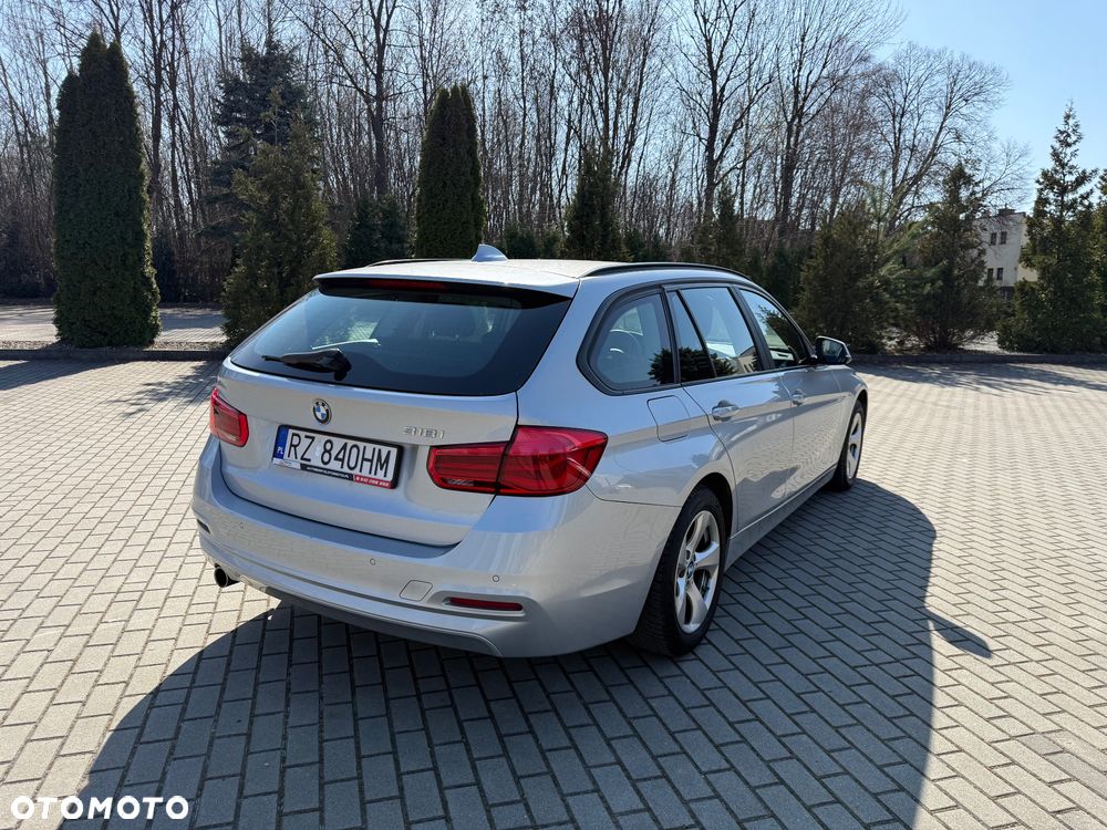BMW Seria 3 318i Advantage - 10