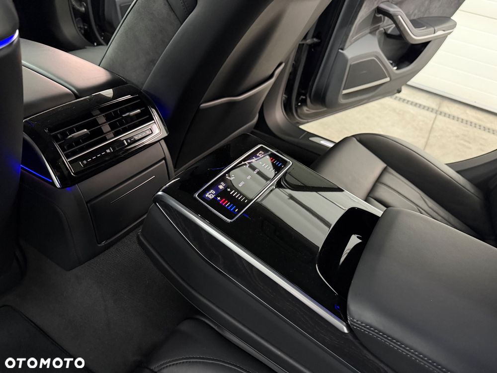 Audi A8 - 35