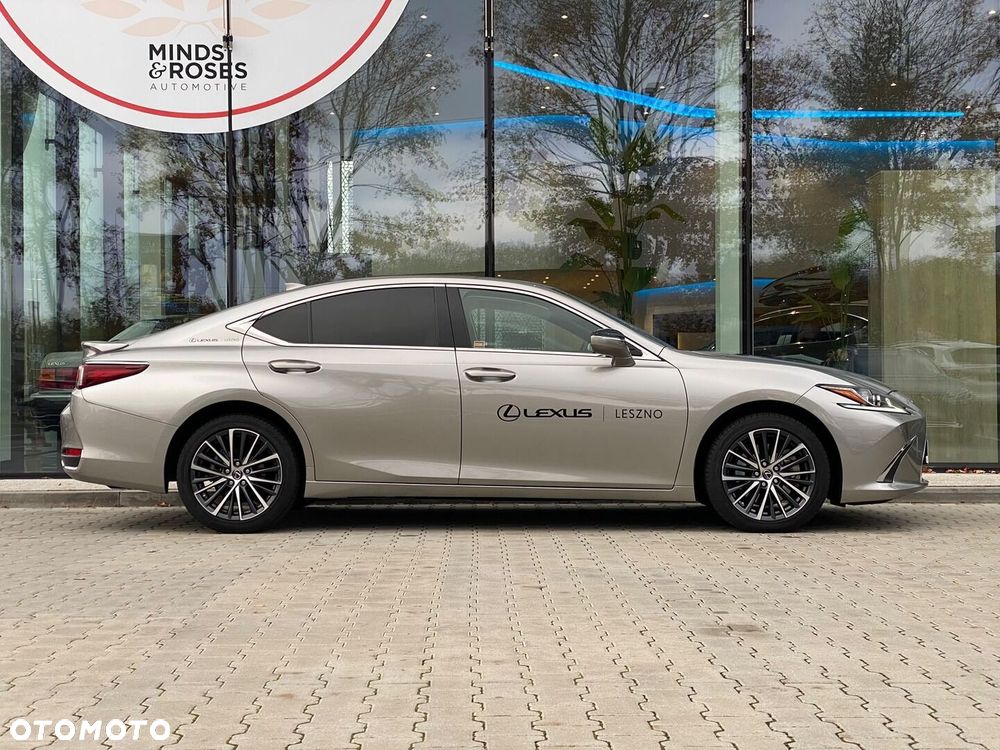 Lexus ES 300h Business Edition - 3