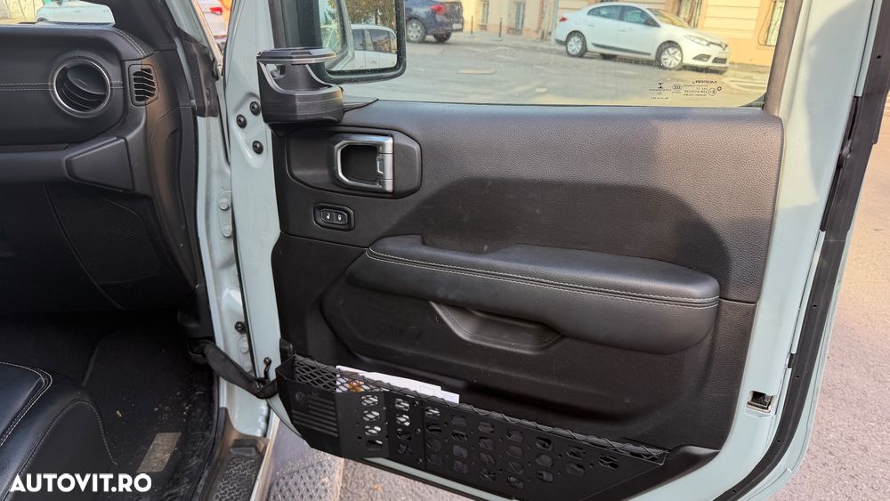 Jeep Gladiator 3.0L V6 AT8 4x4 264 CP Overland - 9