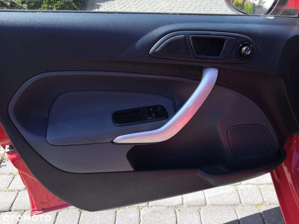 Ford Fiesta 1.25 Ghia - 9