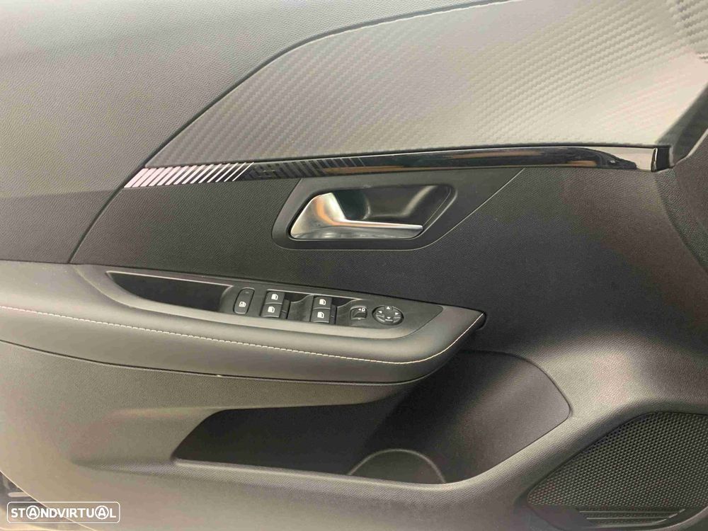 Peugeot 208 1.2 Hybrid Allure e-DCS6 - 13