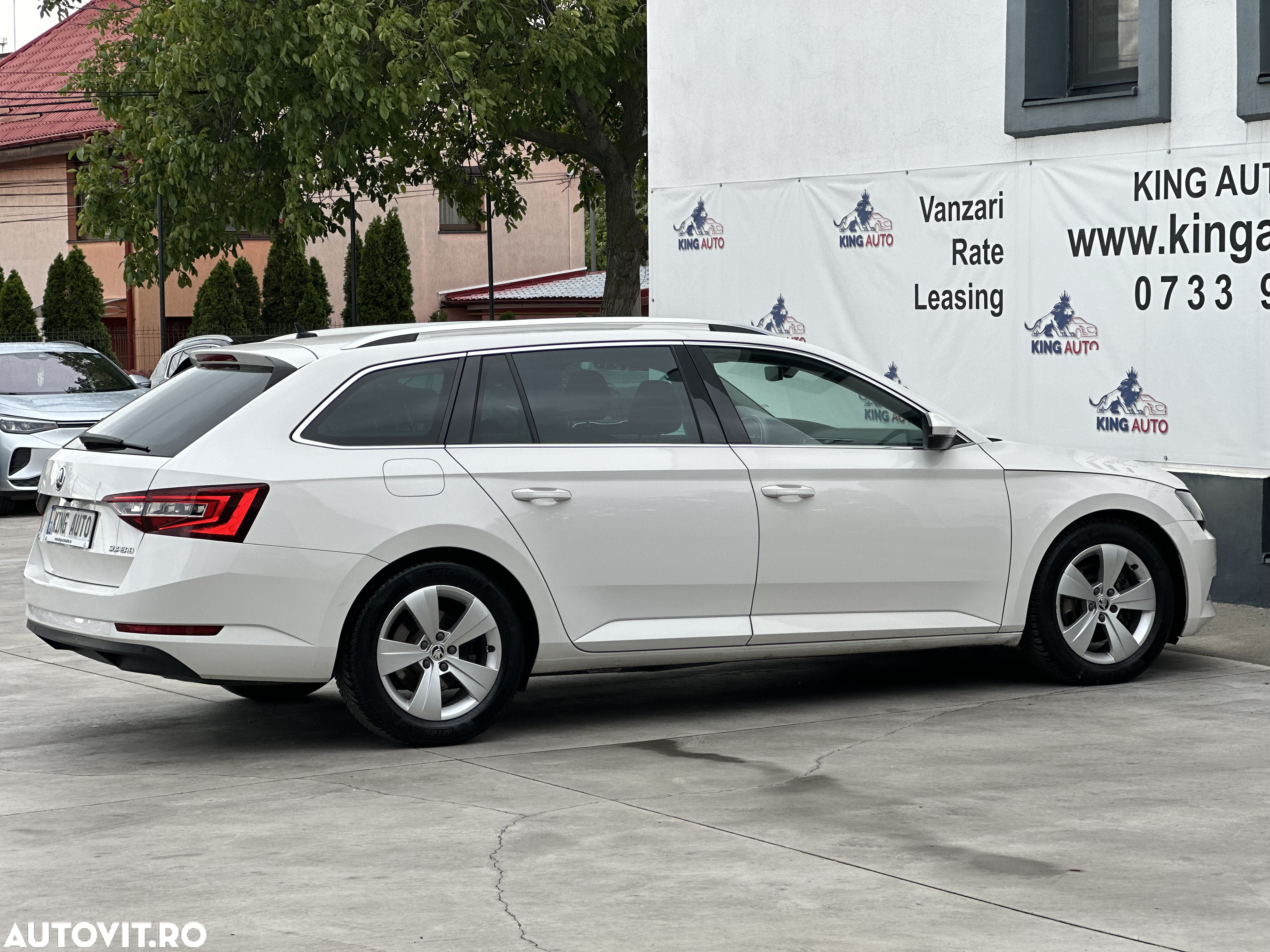 Skoda Superb Combi 2.0 TDI DSG Ambition - 30