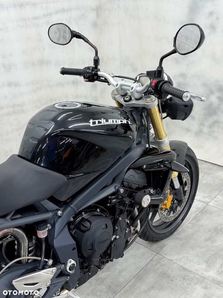 Triumph Street Triple - 18