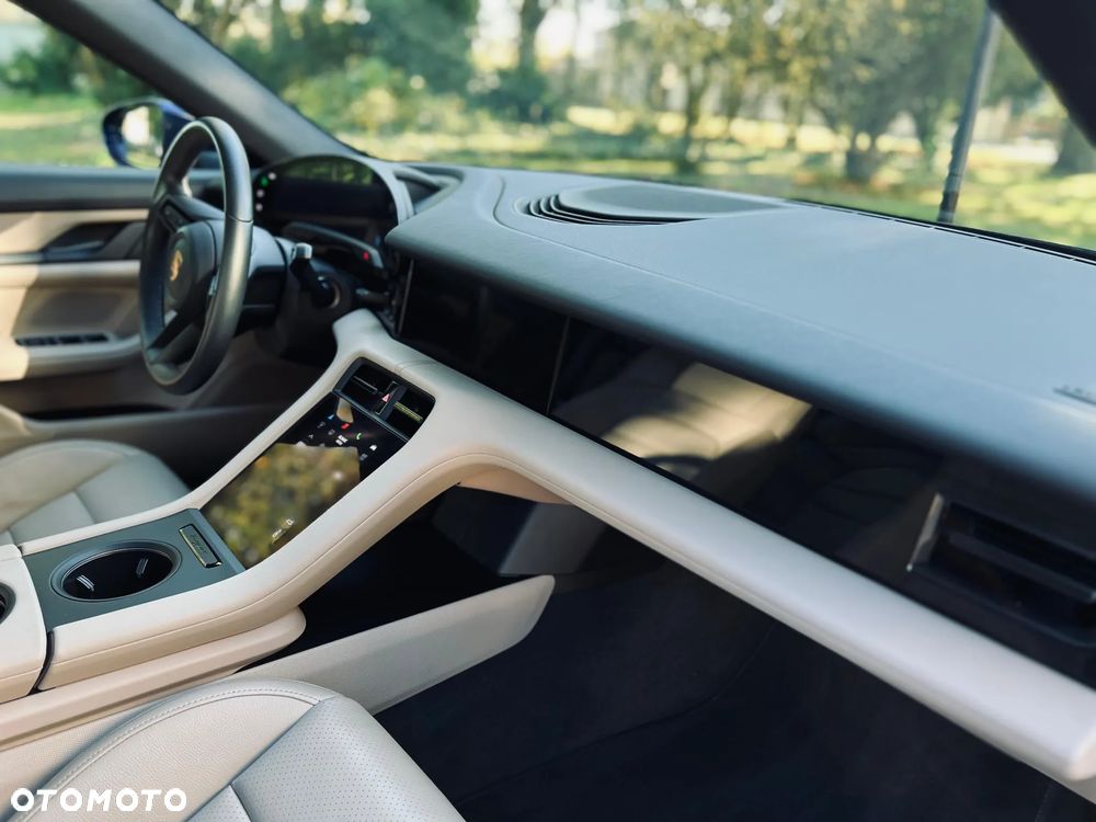 Porsche Taycan 89kWh - 20