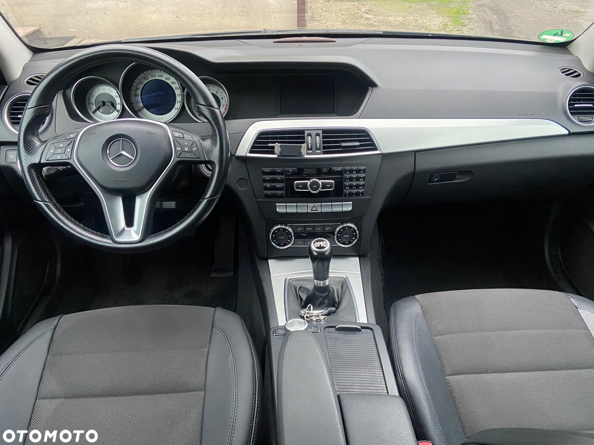 Mercedes-Benz Klasa C 180 CGI BlueEff - 8