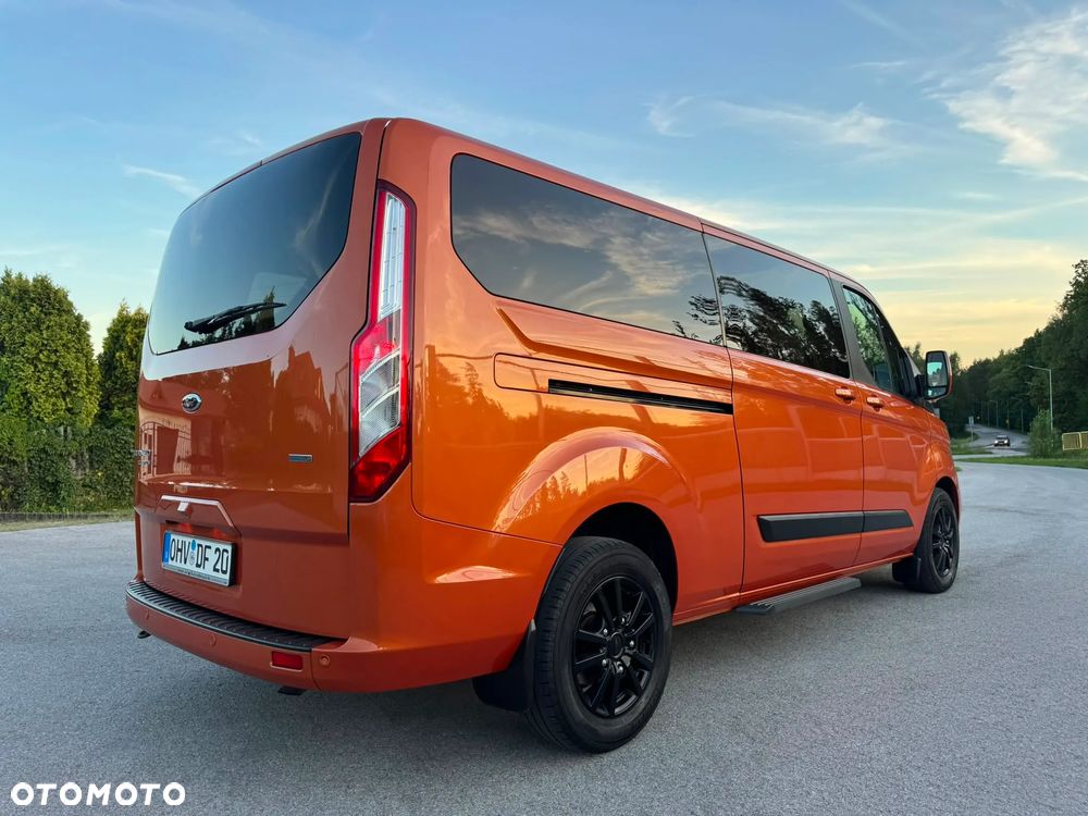 Ford Tourneo Custom - 28