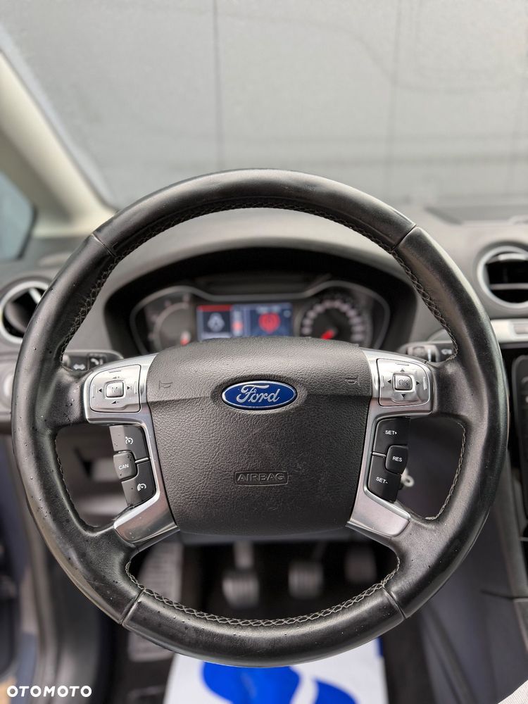 Ford S-Max 2.0 TDCi DPF Titanium X - 33