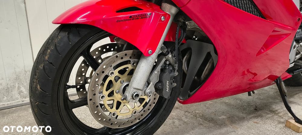 Honda VFR - 2