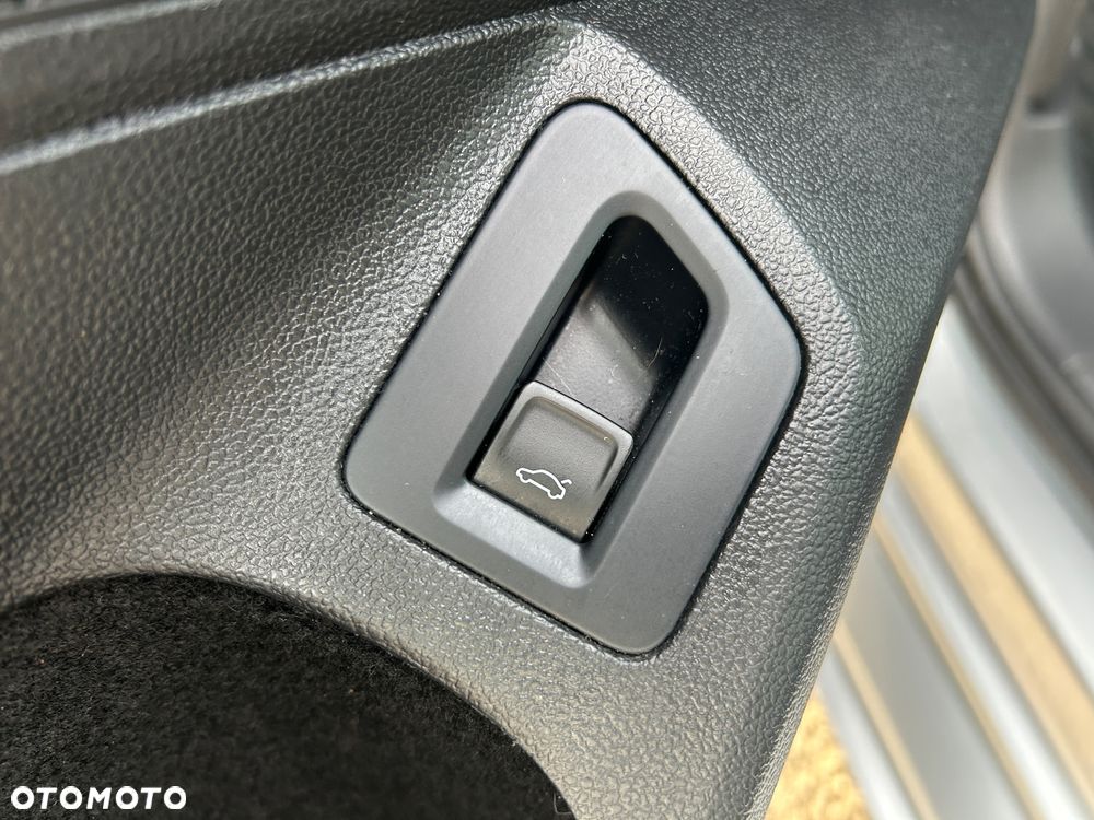 Volkswagen Passat 2.0 TDI SCR Comfortline - 15